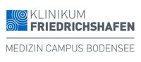 Logo Klinikum Friedrichshafen – Medizin Campus Bodensee Logo des Klinikums Friedrichshafen mit blauer Bildmarke und grauem Schriftzug Medizin Campus Bodensee